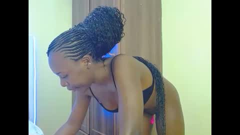 Sandy online show from December 2025 03:59:01 AM