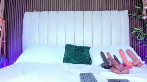 Snapshot of sandramilerr chatting on October 2025 04:18:02 AM Sandra online show from October 2025 04:18:02 AM