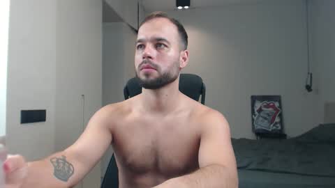 Snapshot of sandro_best chatting on June 2026 10:47:01 AM DeAlex online show from June 2026 10:47:01 AM