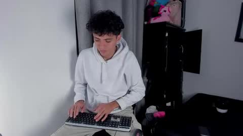 sandy_straw online show from March 2026 02:22:01 AM