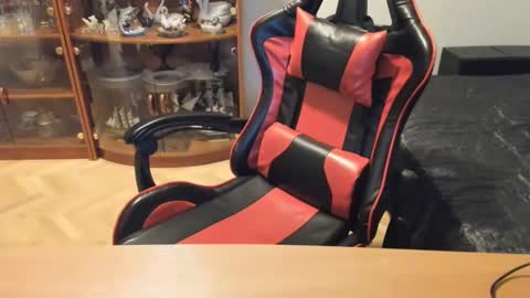 Sandy online show from December 2024 01:53:02 PM