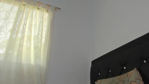 Santibrown online show from October 2025 05:42:01 PM