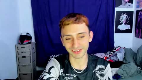 Snapshot of santi_mateo chatting on February 2026 04:00:02 AM Santi online show from February 2026 04:00:02 AM