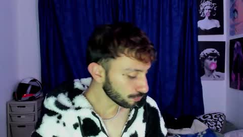 Snapshot of santi_mateo chatting on March 2026 04:01:01 AM Santi online show from March 2026 04:01:01 AM