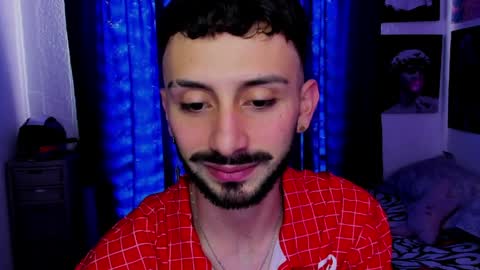 Snapshot of santi_mateo chatting on April 2026 08:40:01 PM Santi online show from April 2026 08:40:01 PM