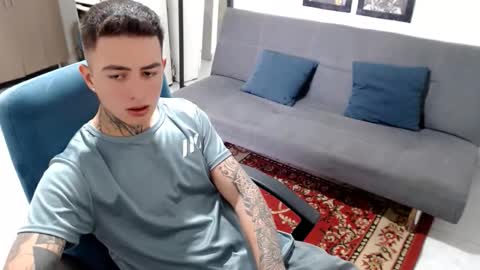 santi_ss online show from December 2025 04:00:01 PM