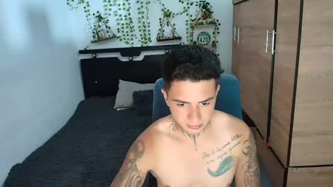 santi_ss online show from May 2026 06:09:01 PM