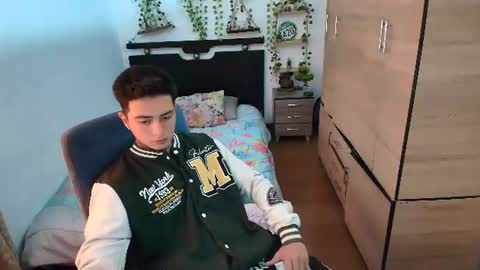 Snapshot of santi_ss chatting on June 2026 03:02:01 PM santi_ss online show from June 2026 03:02:01 PM