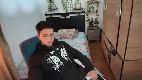 Snapshot of santi_ss chatting on July 2026 04:13:01 PM santi_ss online show from July 2026 04:13:01 PM