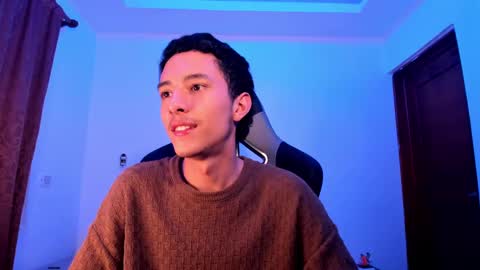 Snapshot of santi_twink19 chatting on December 2024 06:01:01 AM santi_twink19 online show from December 2024 06:01:01 AM