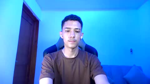 Snapshot of santi_twink19 chatting on February 2025 12:07:01 AM santi_twink19 online show from February 2025 12:07:01 AM