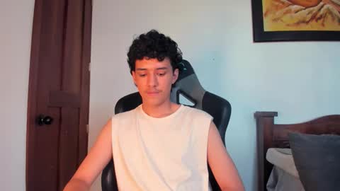 Snapshot of santi_twink19 chatting on October 2025 09:53:01 PM santi_twink19 online show from October 2025 09:53:01 PM