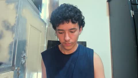 Snapshot of santi_twink19 chatting on November 2025 06:19:02 PM santi_twink19 online show from November 2025 06:19:02 PM