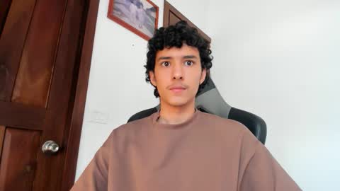 Snapshot of santi_twink19 chatting on December 2025 12:23:02 PM santi_twink19 online show from December 2025 12:23:02 PM