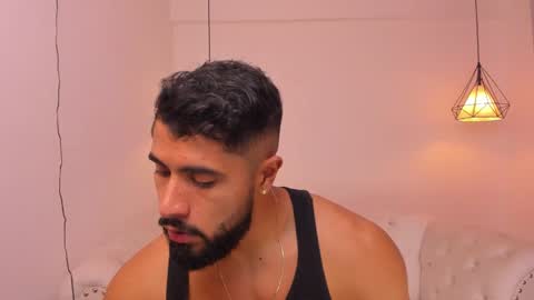 Snapshot of santiago_huntt chatting on December 2024 08:18:01 PM santiago_huntt online show from December 2024 08:18:01 PM