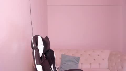 Snapshot of santiago_huntt chatting on February 2025 03:27:02 PM santiago_huntt online show from February 2025 03:27:02 PM