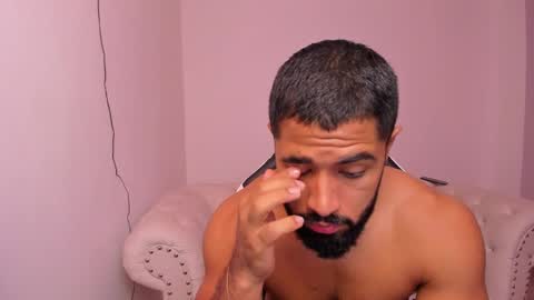 Snapshot of santiago_huntt chatting on February 2025 12:17:02 PM santiago_huntt online show from February 2025 12:17:02 PM