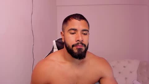 Snapshot of santiago_huntt chatting on February 2025 12:22:01 PM santiago_huntt online show from February 2025 12:22:01 PM