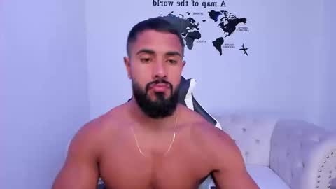 Snapshot of santiago_huntt chatting on September 2025 08:42:01 PM santiago_huntt online show from September 2025 08:42:01 PM