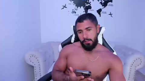 Snapshot of santiago_huntt chatting on September 2025 08:44:02 PM santiago_huntt online show from September 2025 08:44:02 PM