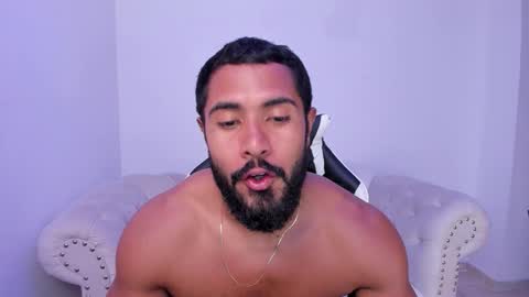 Snapshot of santiago_huntt chatting on October 2025 01:45:02 PM santiago_huntt online show from October 2025 01:45:02 PM