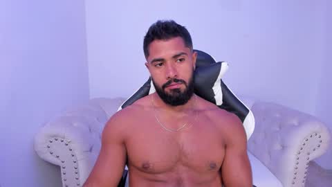 Snapshot of santiago_huntt chatting on October 2025 12:23:02 PM santiago_huntt online show from October 2025 12:23:02 PM