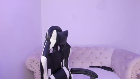 Snapshot of santiago_huntt chatting on November 2025 01:21:02 PM santiago_huntt online show from November 2025 01:21:02 PM