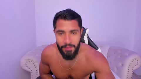 Snapshot of santiago_huntt chatting on December 2025 01:07:01 PM santiago_huntt online show from December 2025 01:07:01 PM