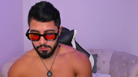 santiago_huntt online show from April 2026 12:35:02 PM