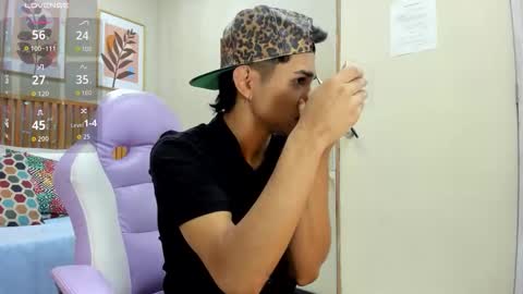 Snapshot of santiago_johnson_ chatting on September 2025 01:22:01 PM santiago_johnson_ online show from September 2025 01:22:01 PM