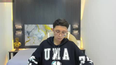 Snapshot of santiago_russo18 chatting on September 2025 12:18:01 PM santiago_russo18 online show from September 2025 12:18:01 PM