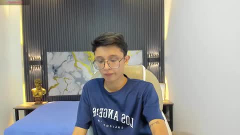 Snapshot of santiago_russo18 chatting on September 2025 12:10:01 PM santiago_russo18 online show from September 2025 12:10:01 PM