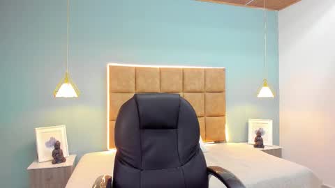 Snapshot of santiago_russo18 chatting on October 2025 09:15:01 PM santiago_russo18 online show from October 2025 09:15:01 PM