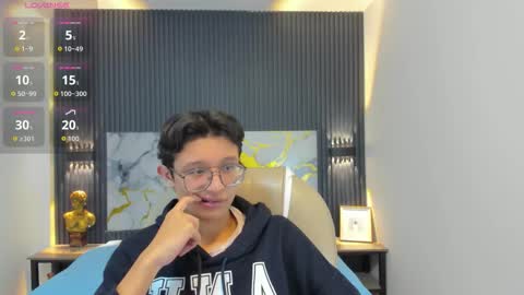 Snapshot of santiago_russo18 chatting on October 2025 12:07:02 PM santiago_russo18 online show from October 2025 12:07:02 PM