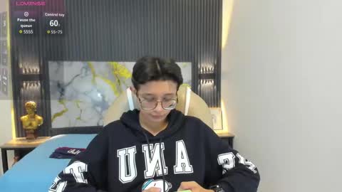 Snapshot of santiago_russo18 chatting on October 2025 12:06:01 PM santiago_russo18 online show from October 2025 12:06:01 PM