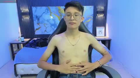 Snapshot of santiago_russo18 chatting on February 2026 07:06:02 PM santiago_russo18 online show from February 2026 07:06:02 PM