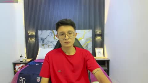 Snapshot of santiago_russo18 chatting on February 2026 07:54:02 PM santiago_russo18 online show from February 2026 07:54:02 PM