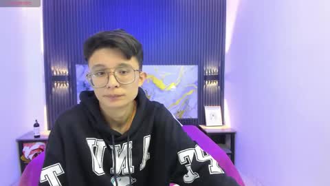 Snapshot of santiago_russo18 chatting on February 2026 08:00:02 AM santiago_russo18 online show from February 2026 08:00:02 AM