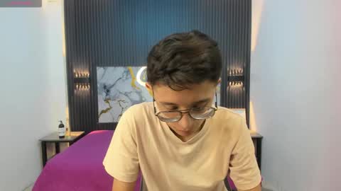 Snapshot of santiago_russo18 chatting on February 2026 08:05:01 PM santiago_russo18 online show from February 2026 08:05:01 PM