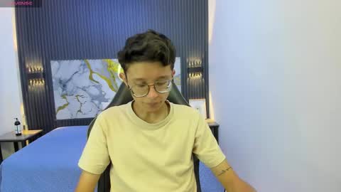 Snapshot of santiago_russo18 chatting on March 2026 07:10:02 PM santiago_russo18 online show from March 2026 07:10:02 PM