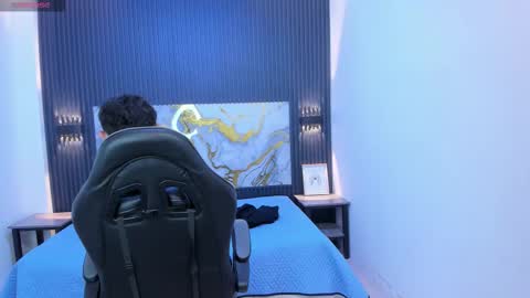 Snapshot of santiago_russo18 chatting on March 2026 07:09:01 PM santiago_russo18 online show from March 2026 07:09:01 PM