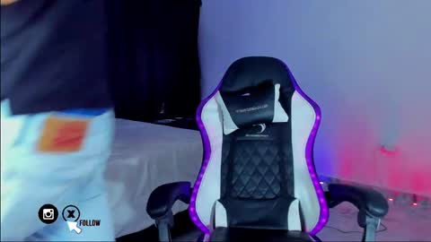 Santi Reyes online show from February 2025 05:59:02 AM