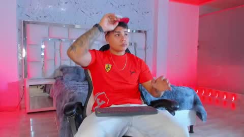 Santi Reyes online show from September 2025 04:03:01 AM