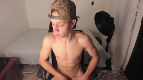 Julius Novachrono  online show from December 2024 10:01:01 PM