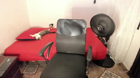 Julius Novachrono  online show from January 2025 12:01:01 AM