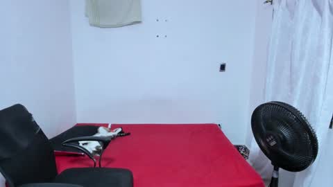 Julius Novachrono  online show from February 2025 12:40:02 AM