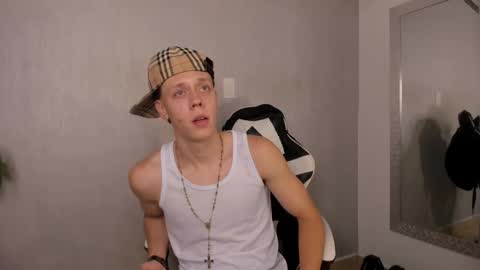 Julius Novachrono  online show from September 2025 07:26:01 PM