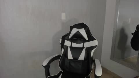 Julius Novachrono  online show from October 2025 08:08:01 PM