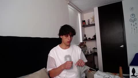 Santii online show from January 2025 04:47:01 PM