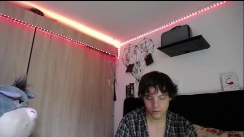 Santii online show from February 2026 12:37:01 PM